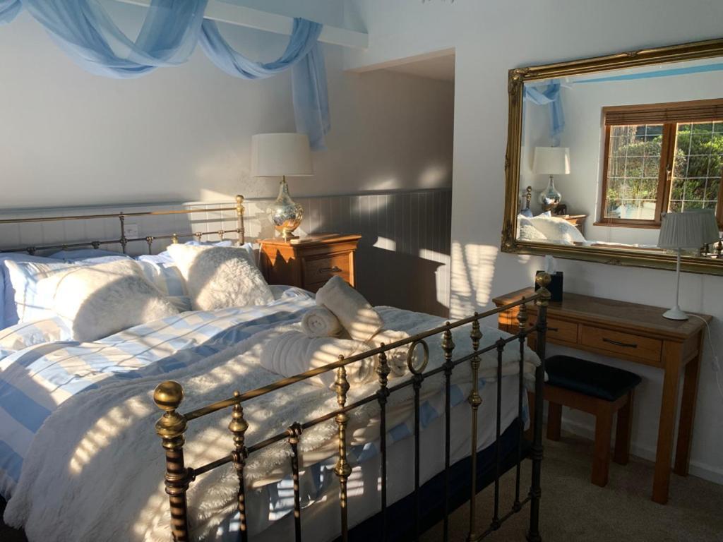 Newton Farmhouse Whiteparish Bagian luar foto